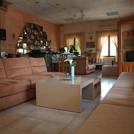 Guest house Aretoussa 3*