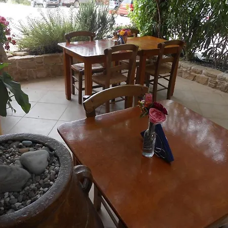 Guest house Aretoussa